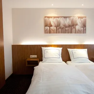 Empire 3* Luxemburgo